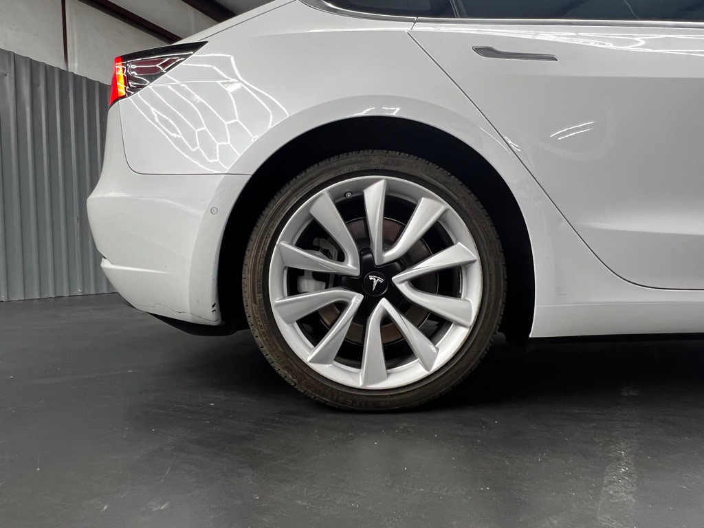 2019 Tesla Model 3 Image 12