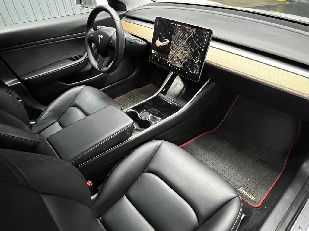 2019 Tesla Model 3 Image 13