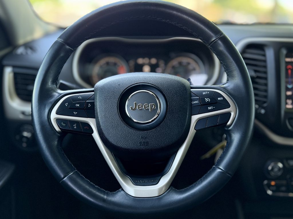 2016 Jeep Cherokee Image 8
