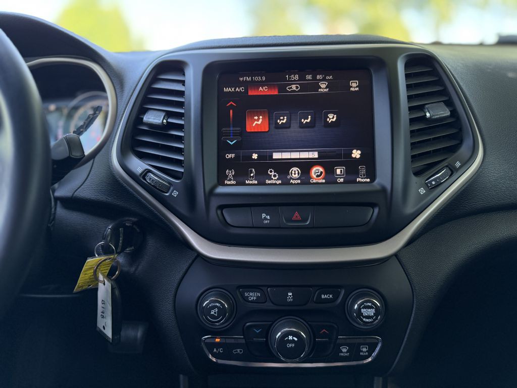 2016 Jeep Cherokee Image 9