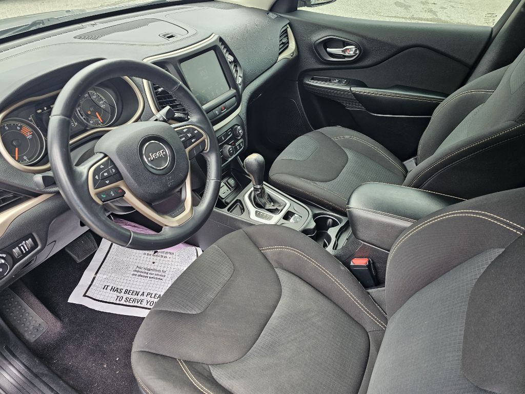 2016 Jeep Cherokee Image 17