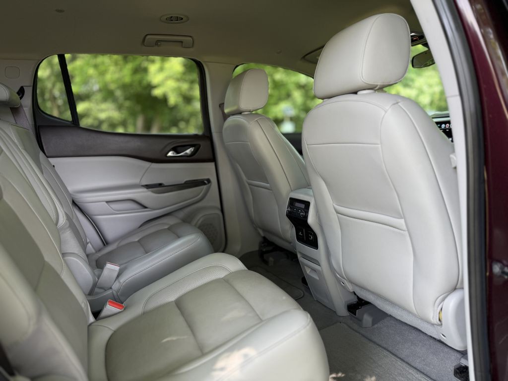 2018 GMC Acadia Image 12