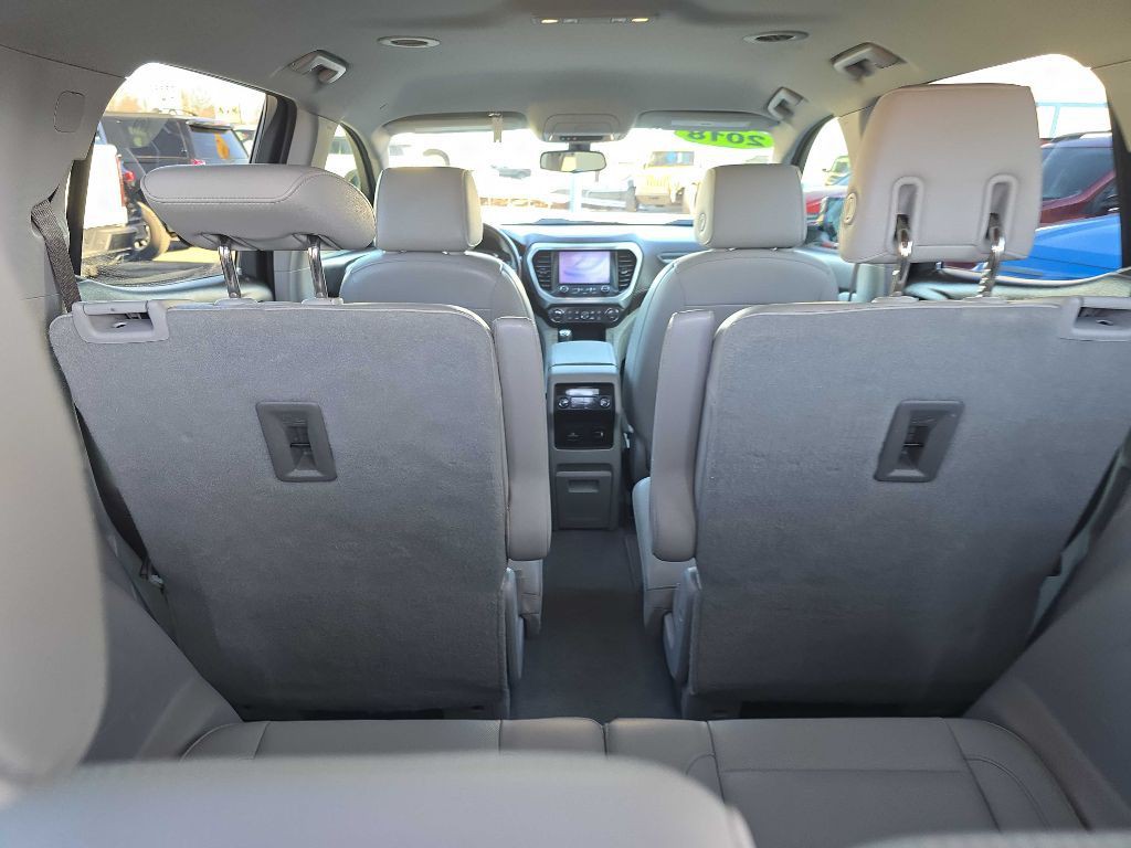 2018 GMC Acadia Image 16