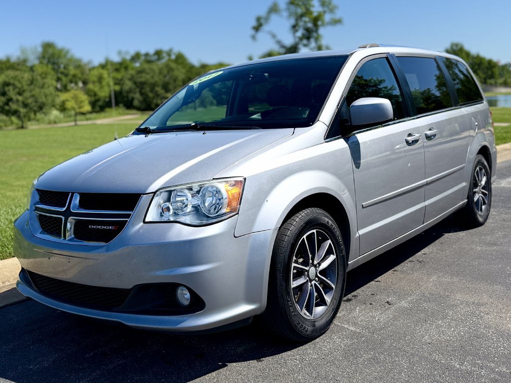 2017 Dodge Grand Caravan Image 1