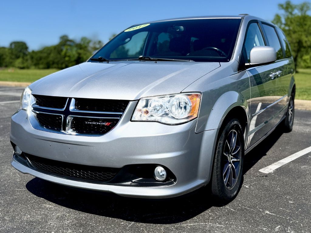 2017 Dodge Grand Caravan Image 2