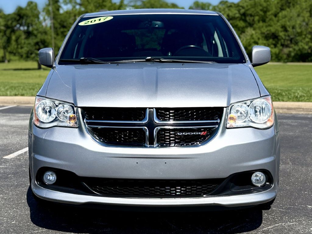 2017 Dodge Grand Caravan Image 3