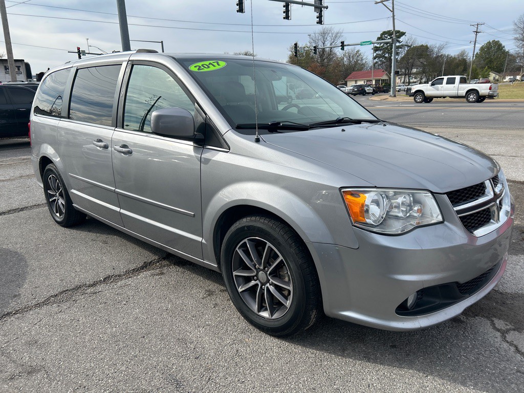 2017 Dodge Grand Caravan Image 4