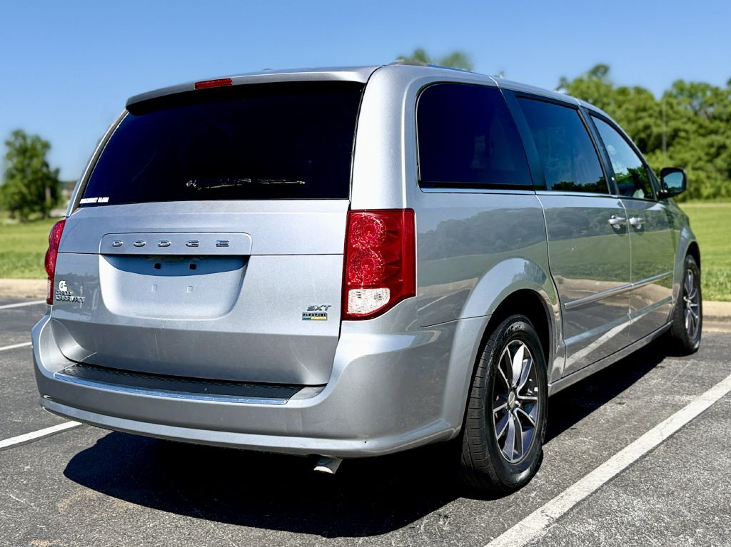 2017 Dodge Grand Caravan Image 5