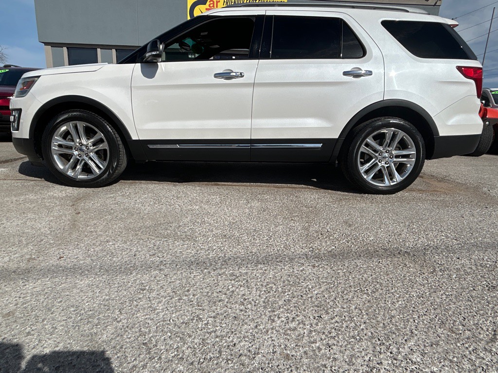 2017 Ford Explorer Image 1