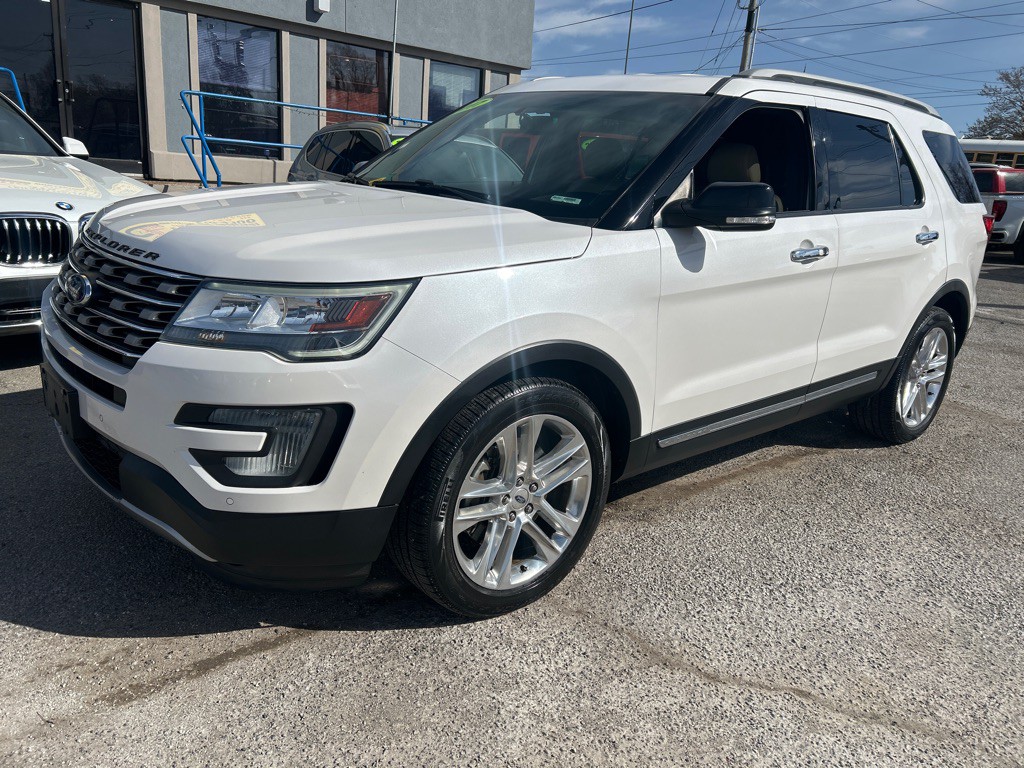2017 Ford Explorer Image 2