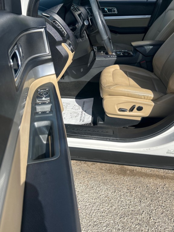 2017 Ford Explorer Image 9