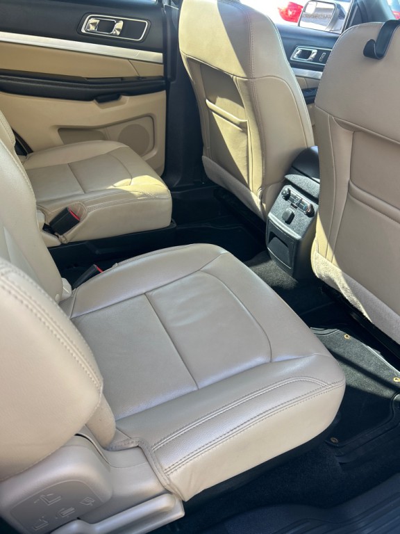 2017 Ford Explorer Image 14