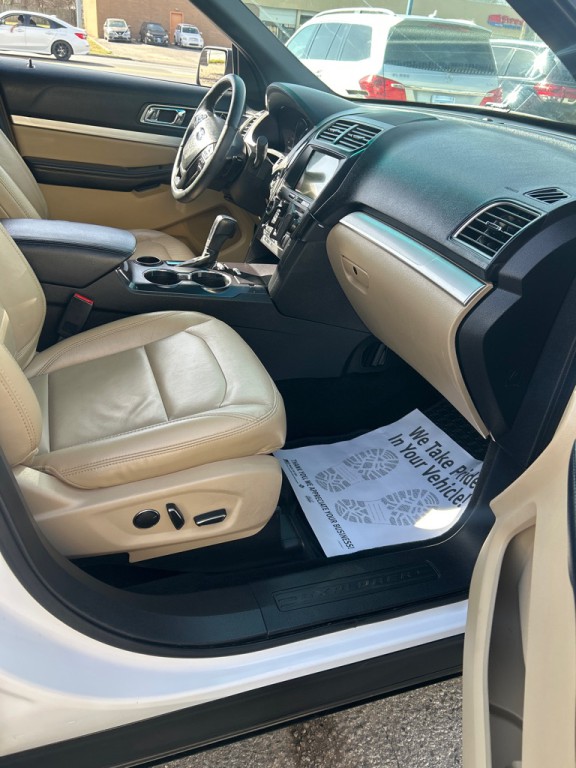 2017 Ford Explorer Image 15