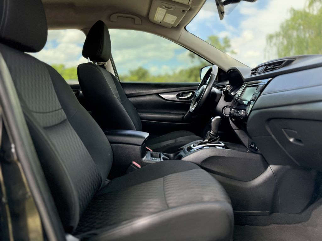 2018 Nissan Rogue Image 8