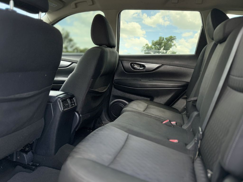 2018 Nissan Rogue Image 9