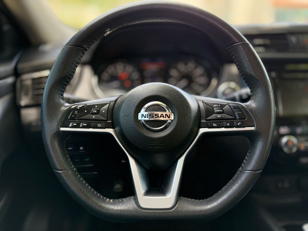 2018 Nissan Rogue Image 11