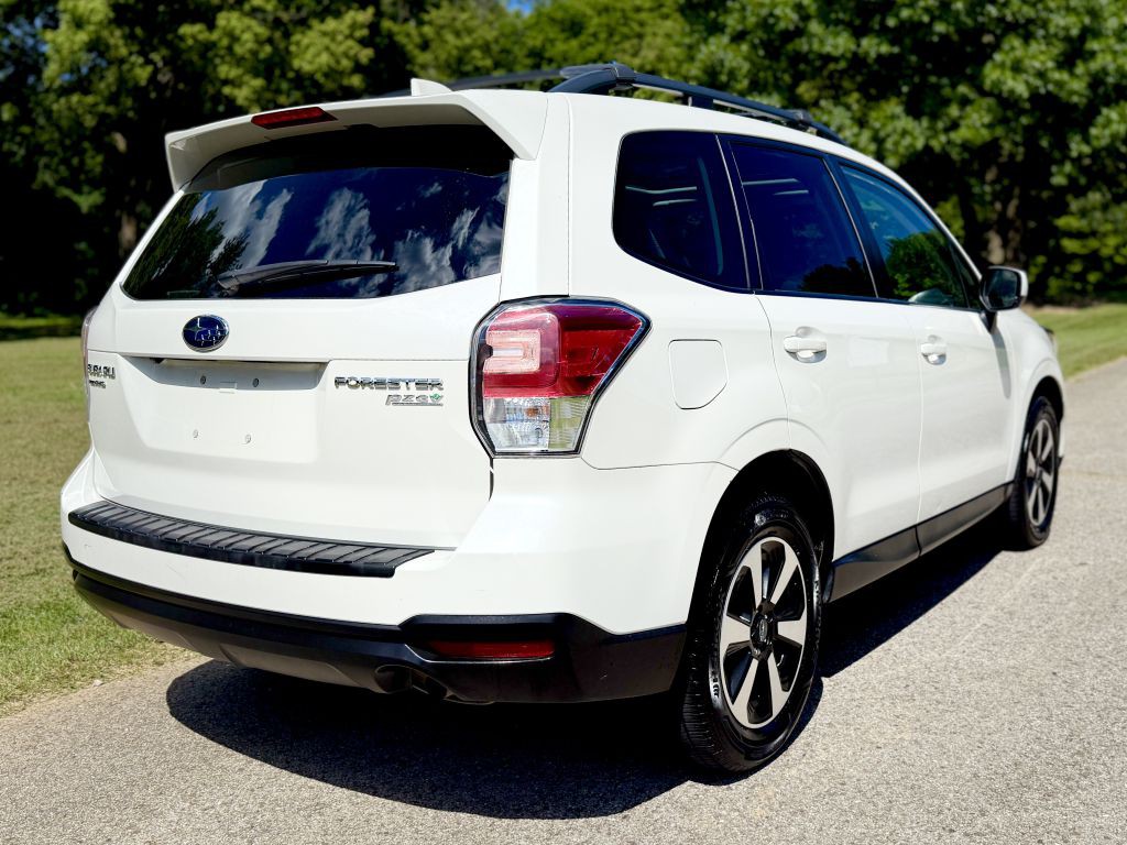 2017 Subaru Forester Image 4