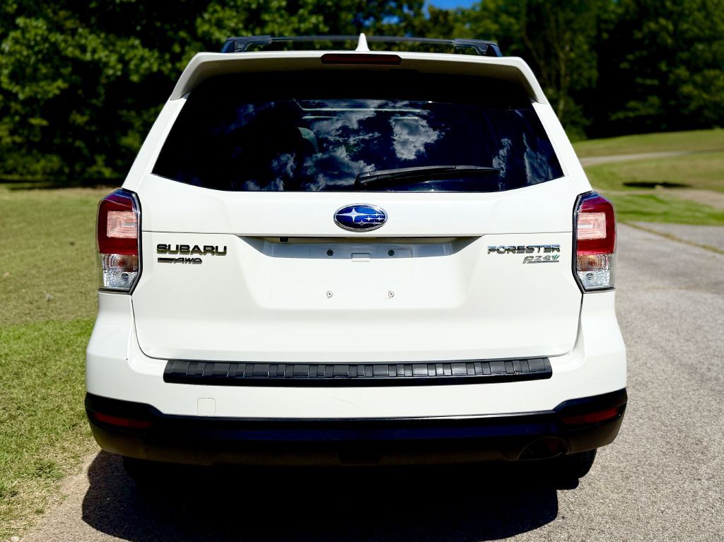 2017 Subaru Forester Image 5