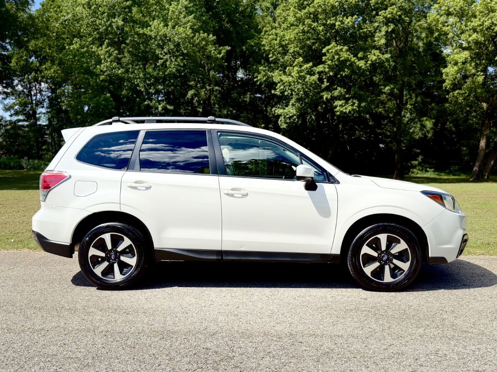 2017 Subaru Forester Image 7