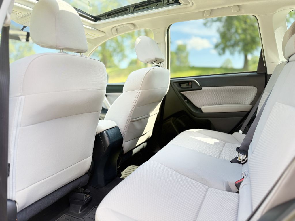 2017 Subaru Forester Image 8