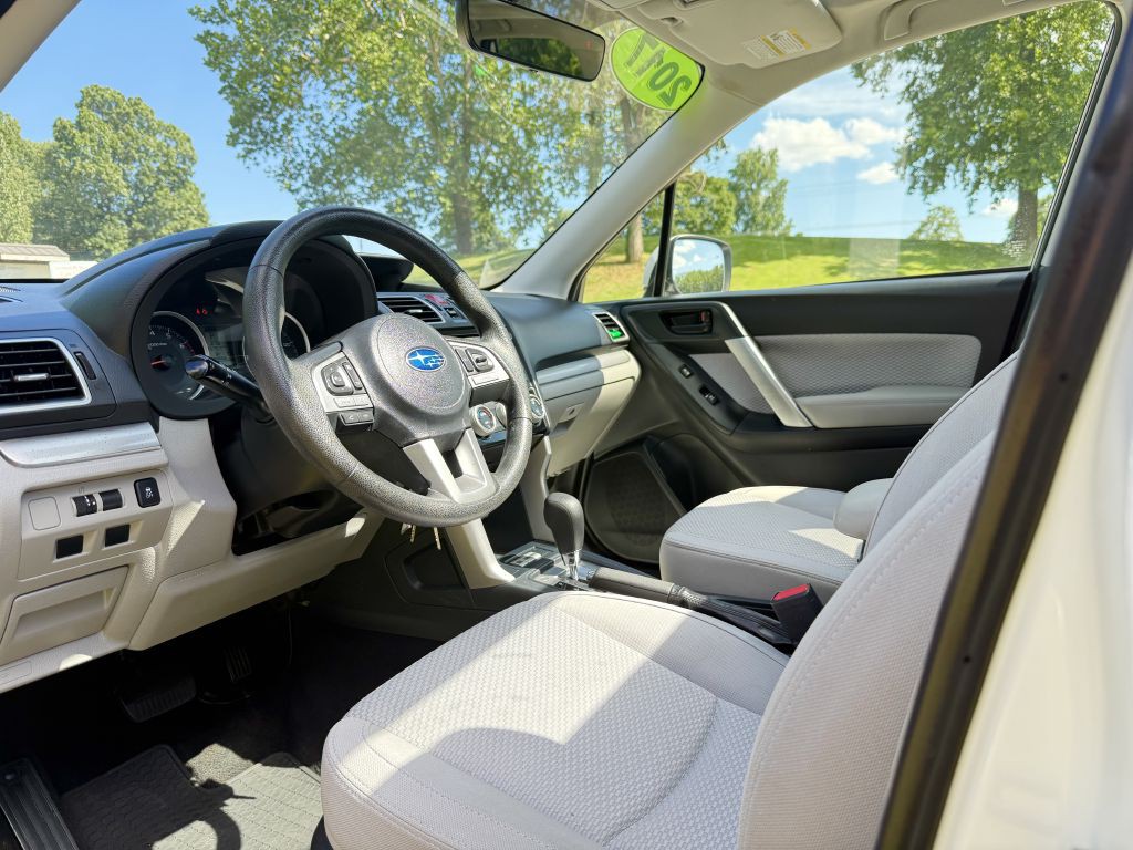 2017 Subaru Forester Image 11