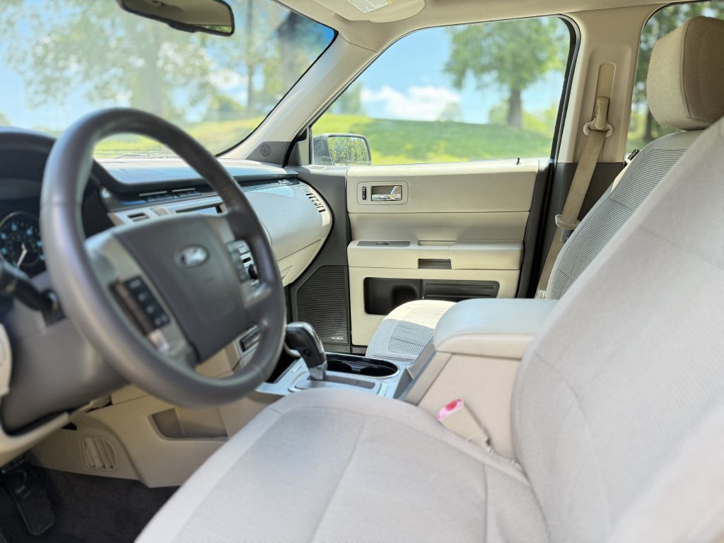 2011 Ford Flex Image 11