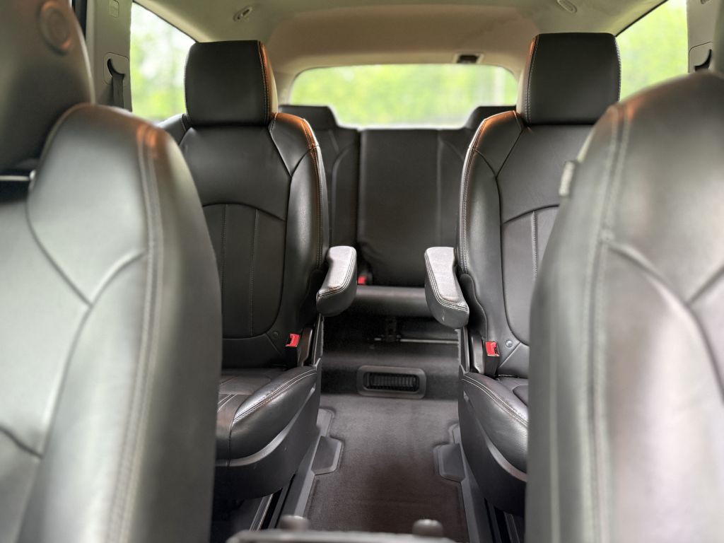 2017 Buick Enclave Image 12