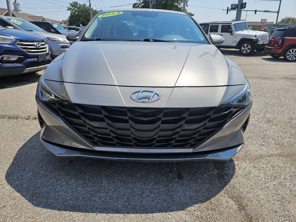 2022 Hyundai Elantra Image 3