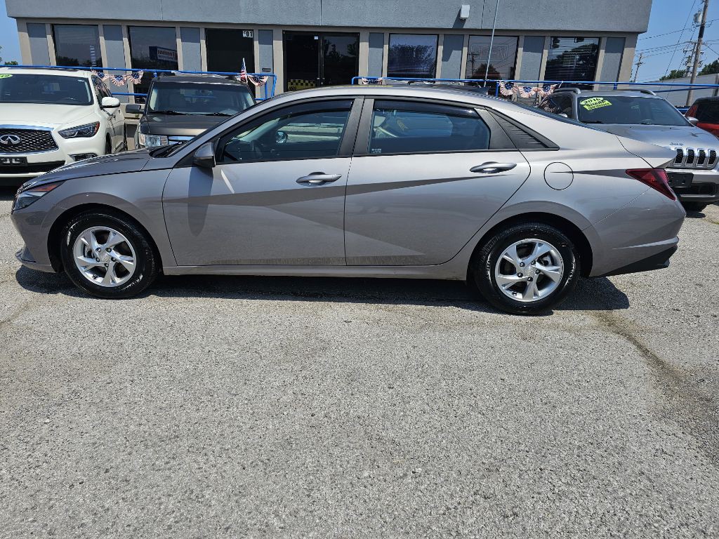 2022 Hyundai Elantra Image 4