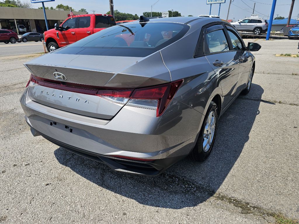 2022 Hyundai Elantra Image 7