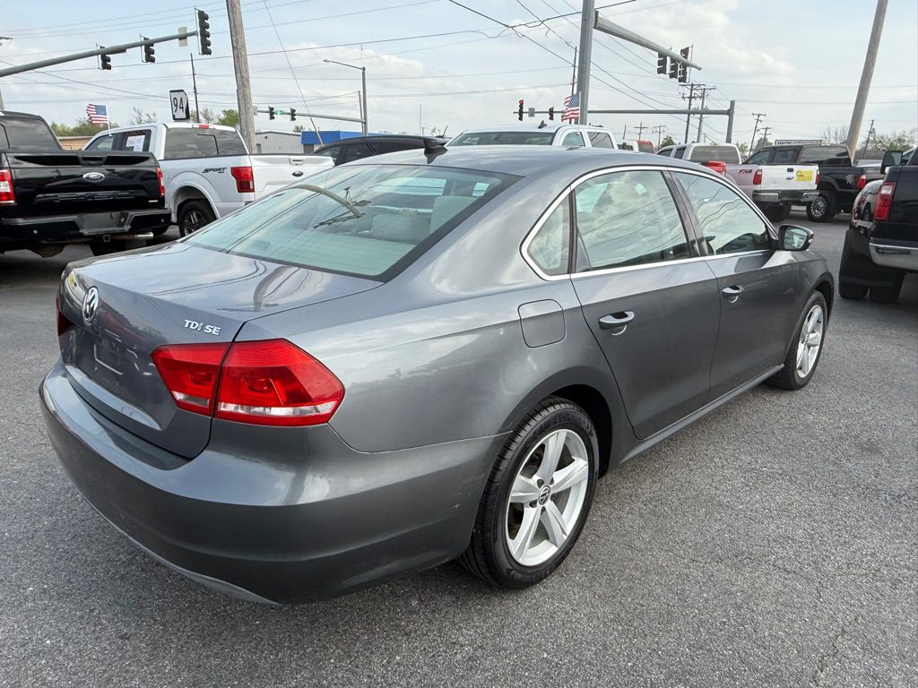 2013 Volkswagen Passat Image 5
