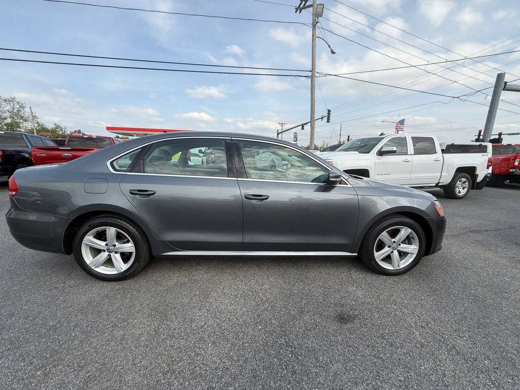 2013 Volkswagen Passat Image 6