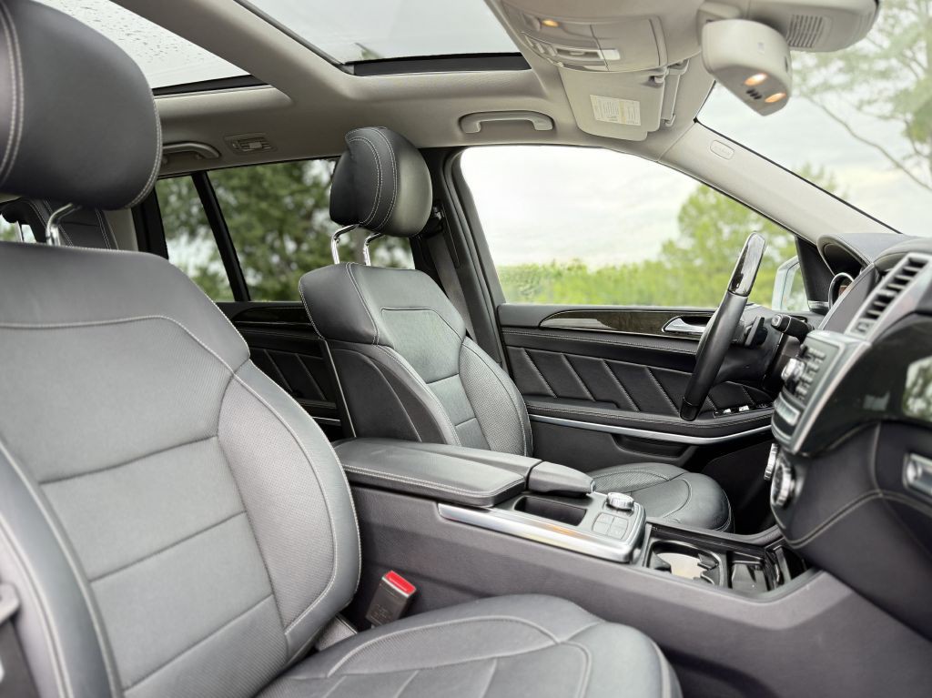 2015 Mercedes-Benz GL-Class Image 12