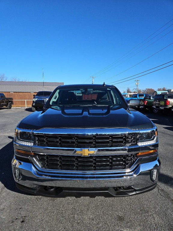2018 Chevrolet Silverado 1500 Image 2