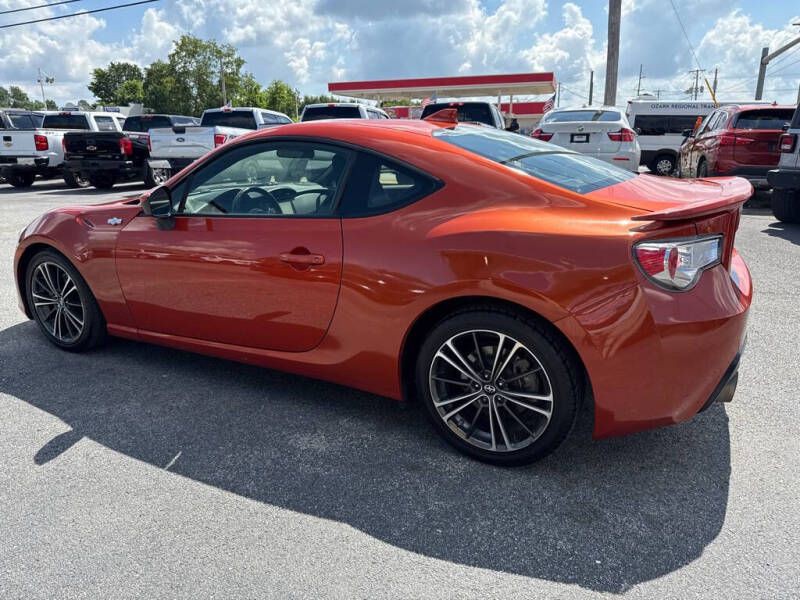 2016 Scion FR-S Image 4