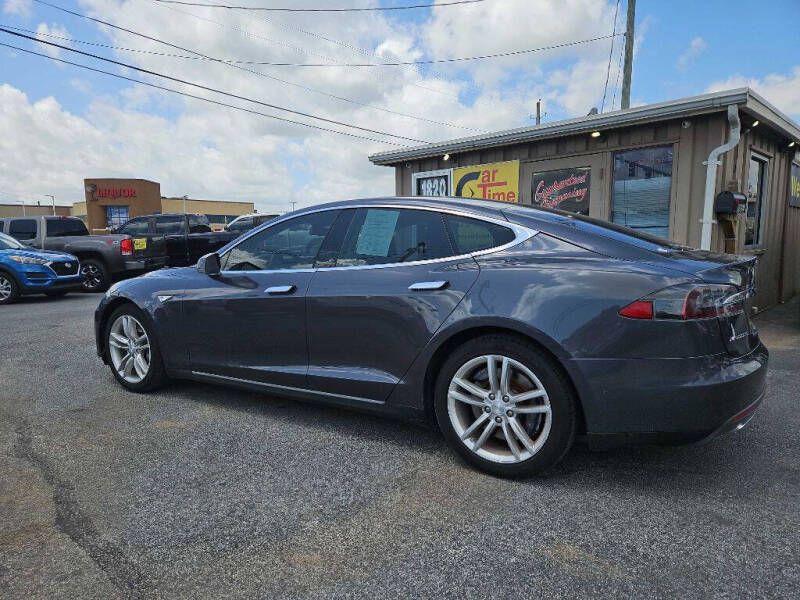 2014 Tesla Model S Image 3