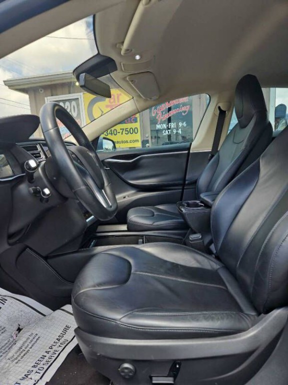 2014 Tesla Model S Image 6