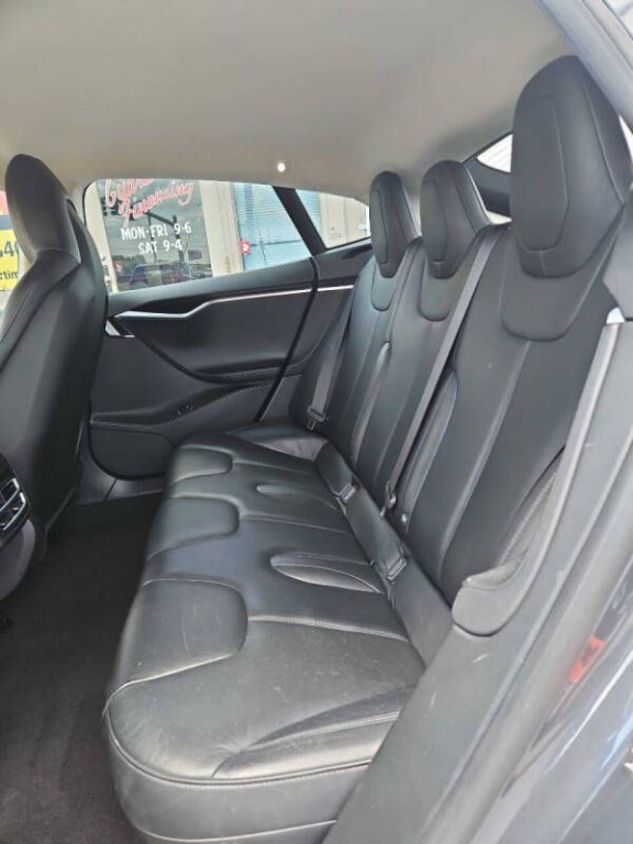 2014 Tesla Model S Image 7