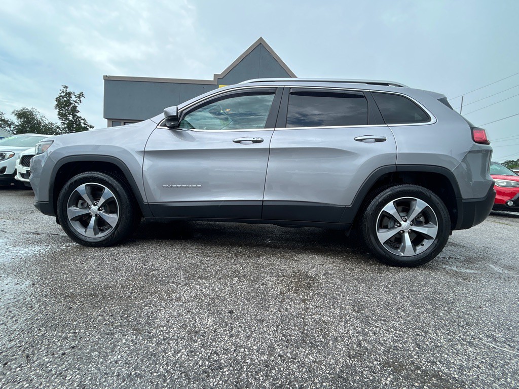2019 Jeep Cherokee Image 12