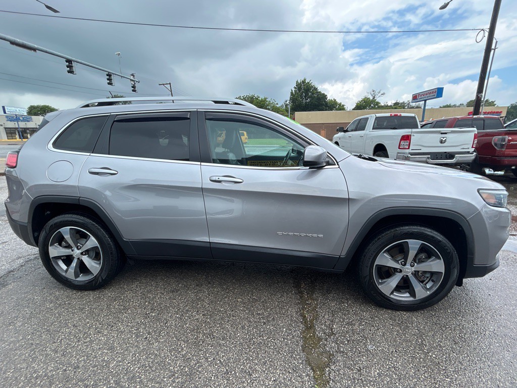 2019 Jeep Cherokee Image 16