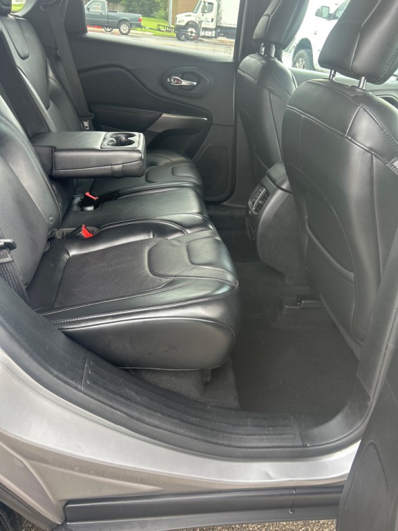 2019 Jeep Cherokee Image 24