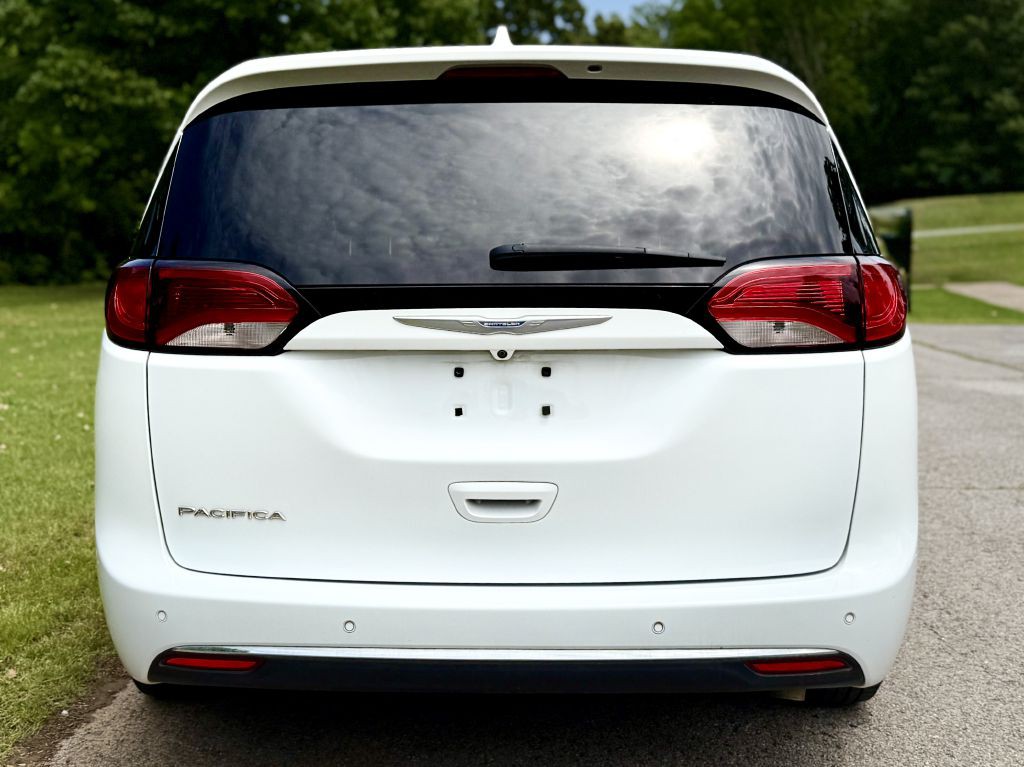 2018 Chrysler Pacifica Image 5