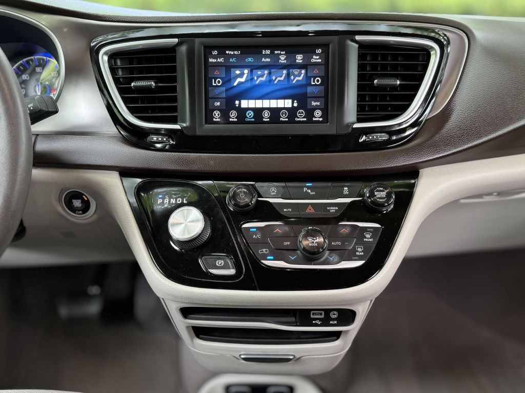 2018 Chrysler Pacifica Image 9