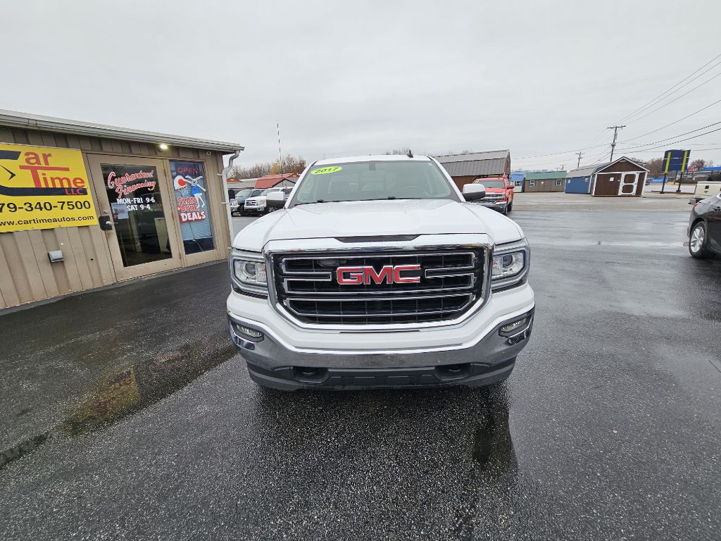2017 GMC Sierra Image 2