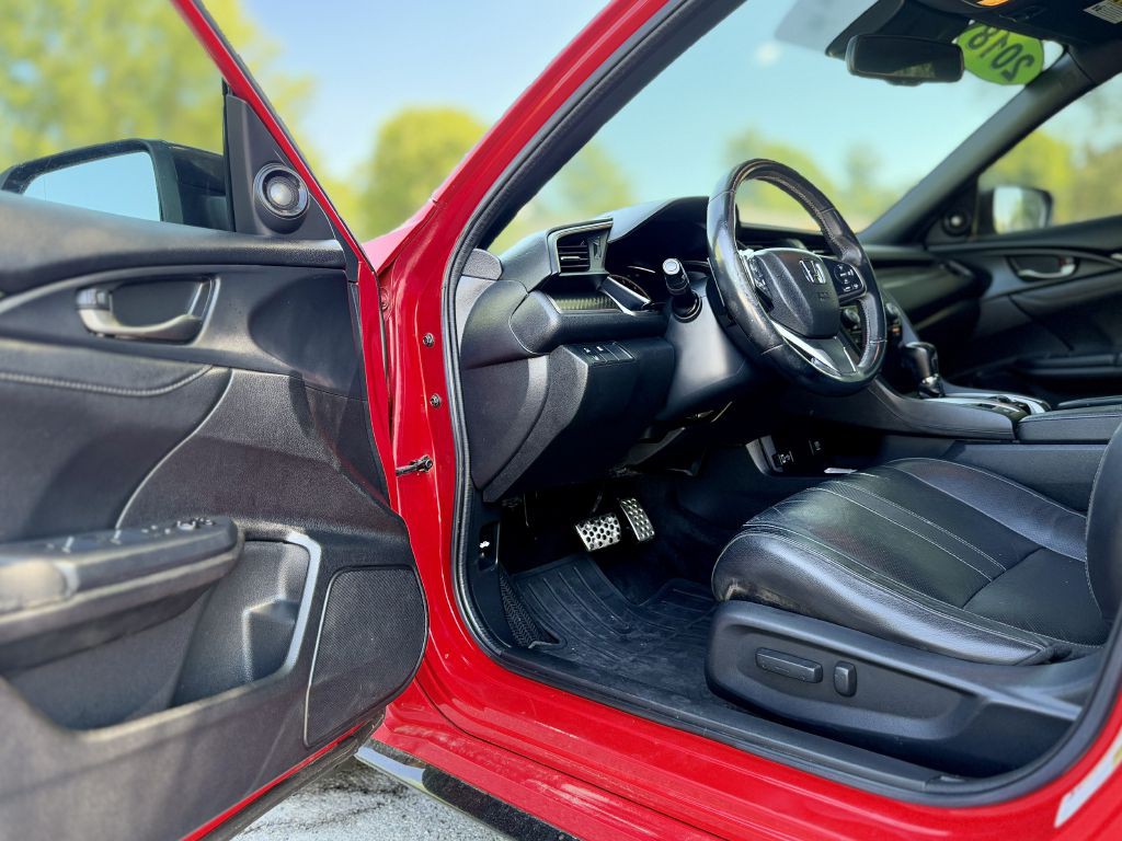 2018 Honda Civic Image 9