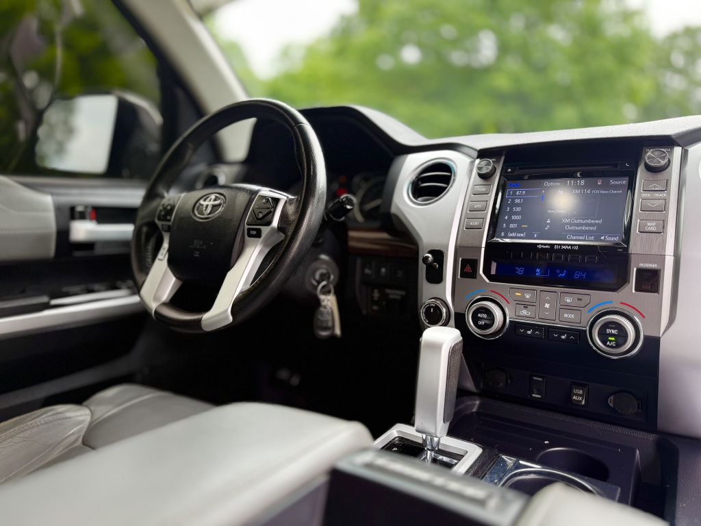 2017 Toyota Tundra Image 9