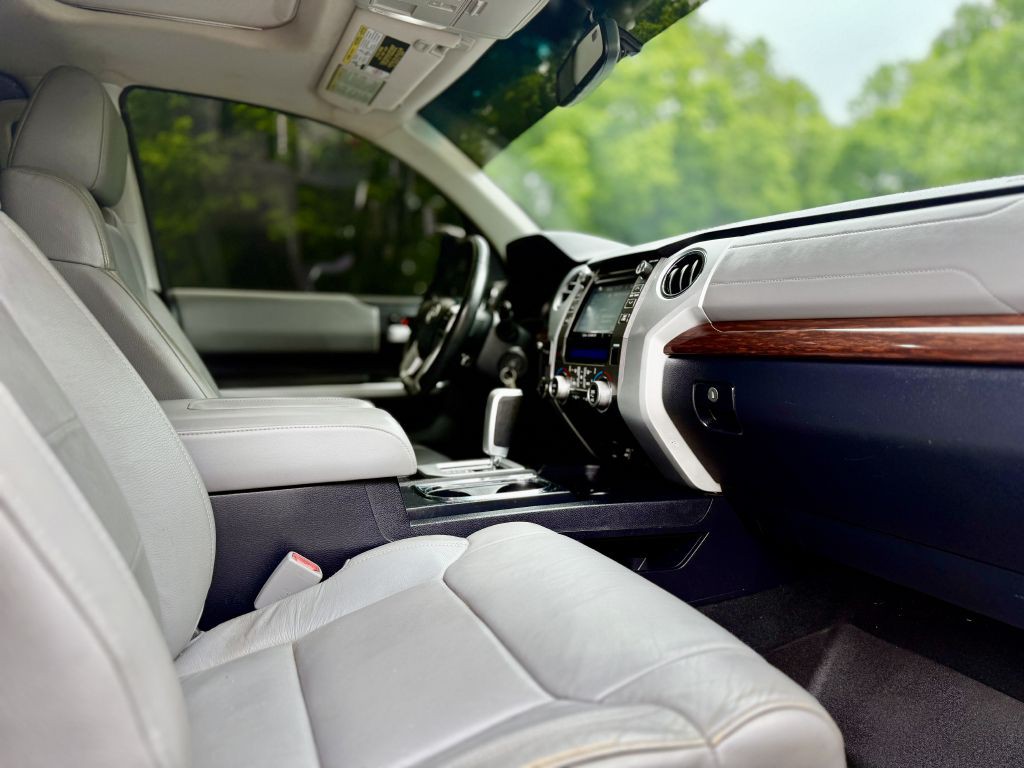 2017 Toyota Tundra Image 12