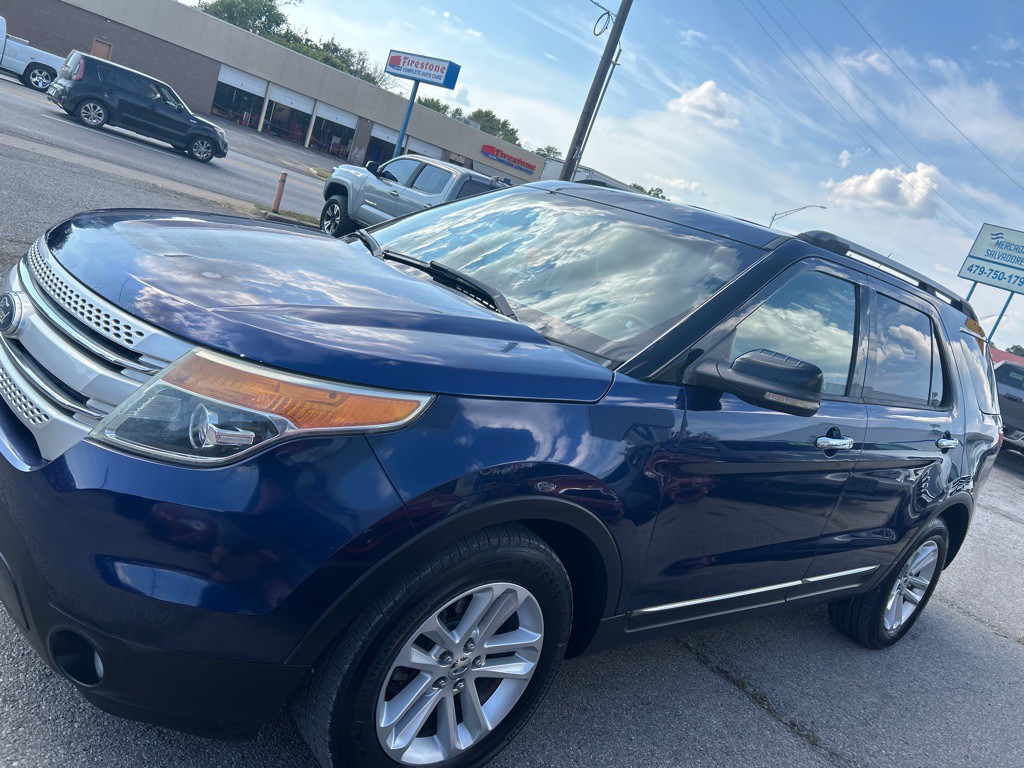 2011 Ford Explorer Image 2