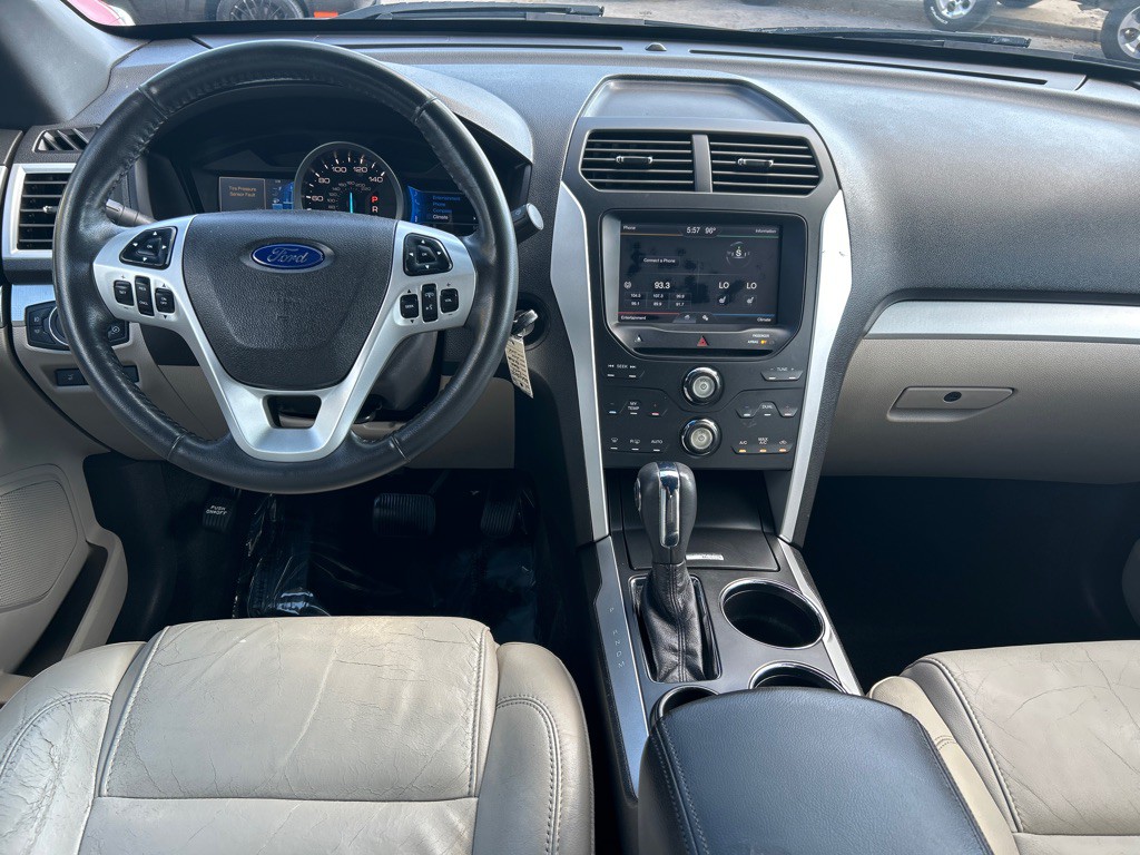 2011 Ford Explorer Image 10