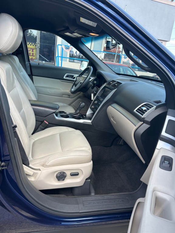 2011 Ford Explorer Image 16